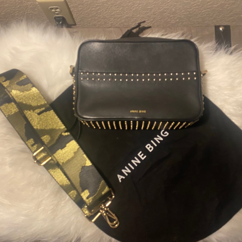 Anine Bing crossbody real leather purse. Black leather crossbody. Anine Bing.